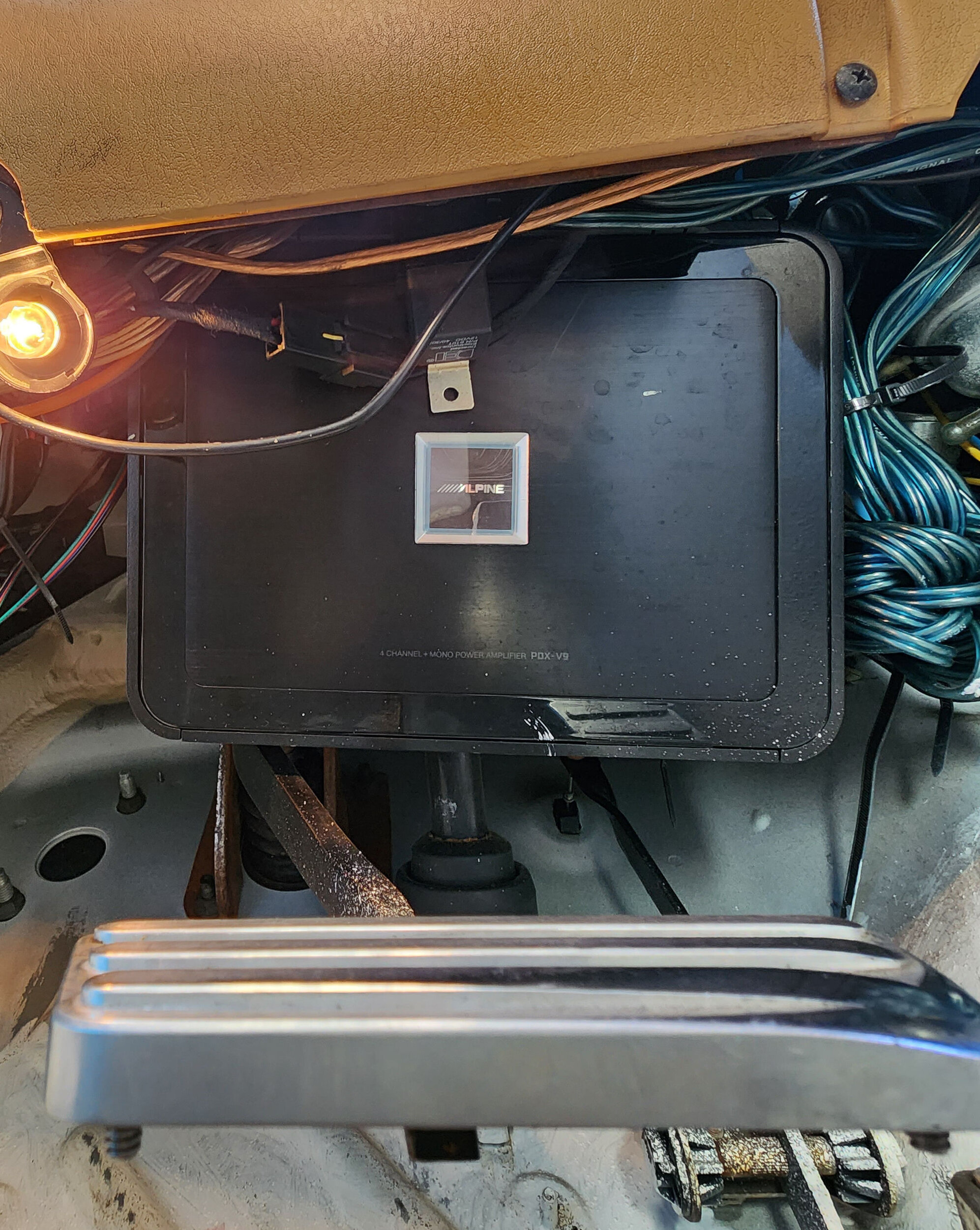 Alpine under dash.jpg