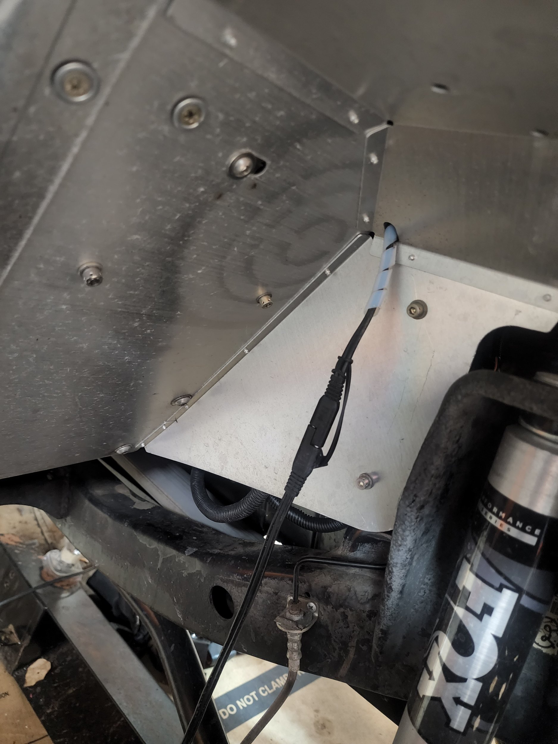 charger connection.jpg