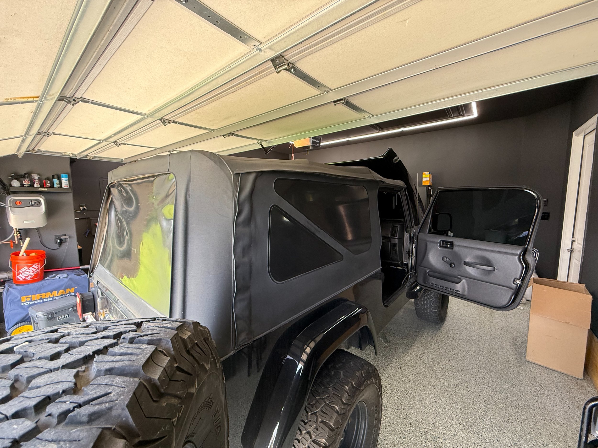 Jeep Soft Top 4 of 4.jpg