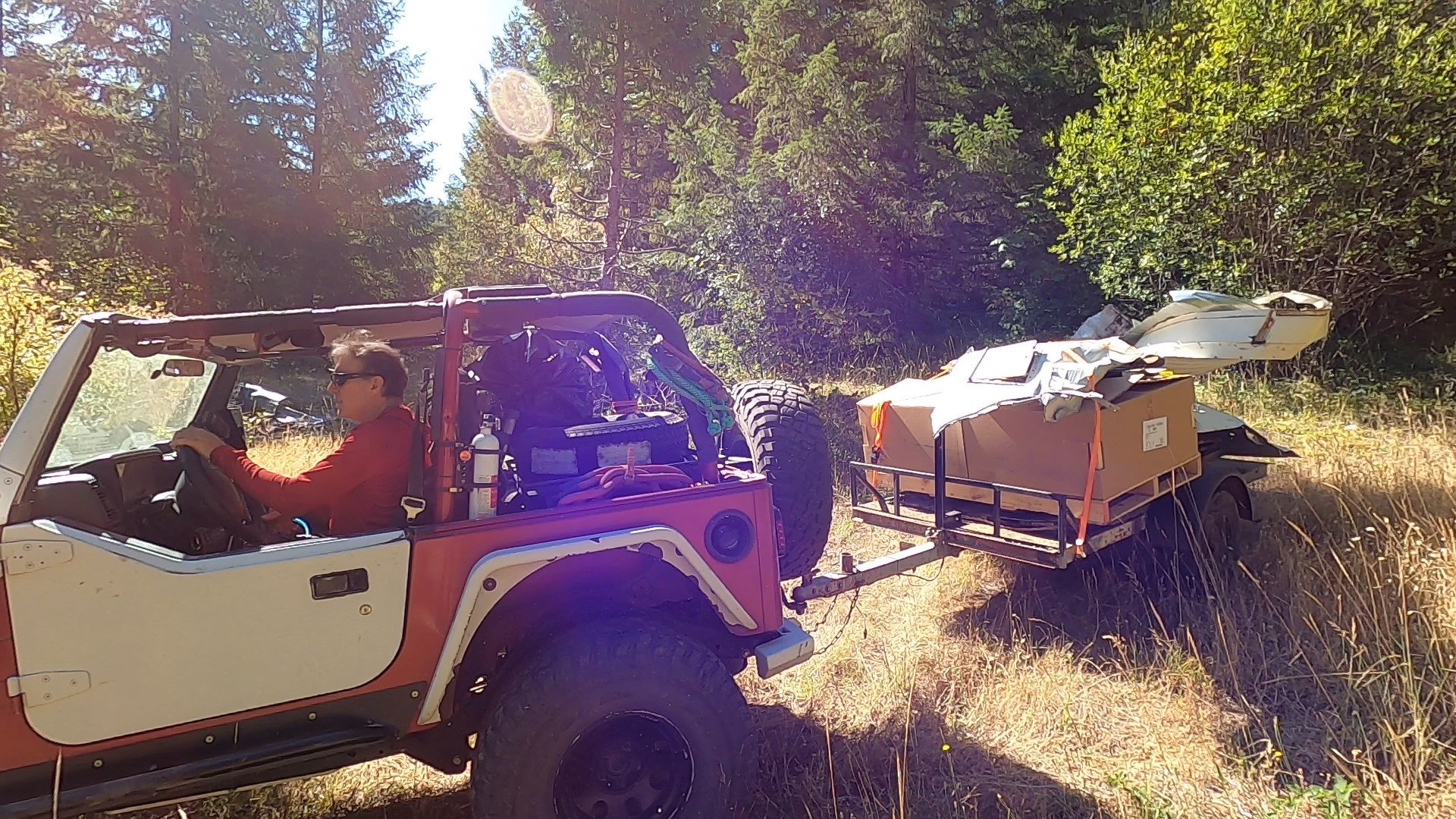 Jeep with Trailer 3.jpg