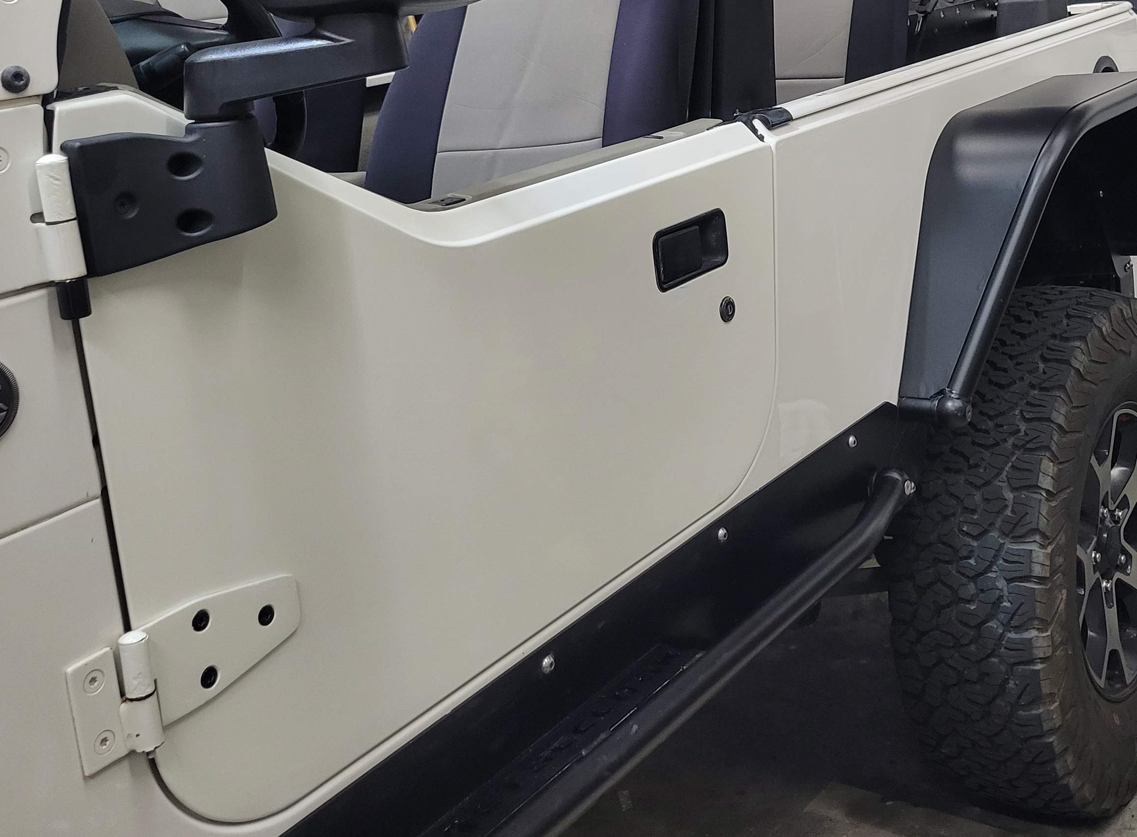 JeepDoorRepaint.jpg