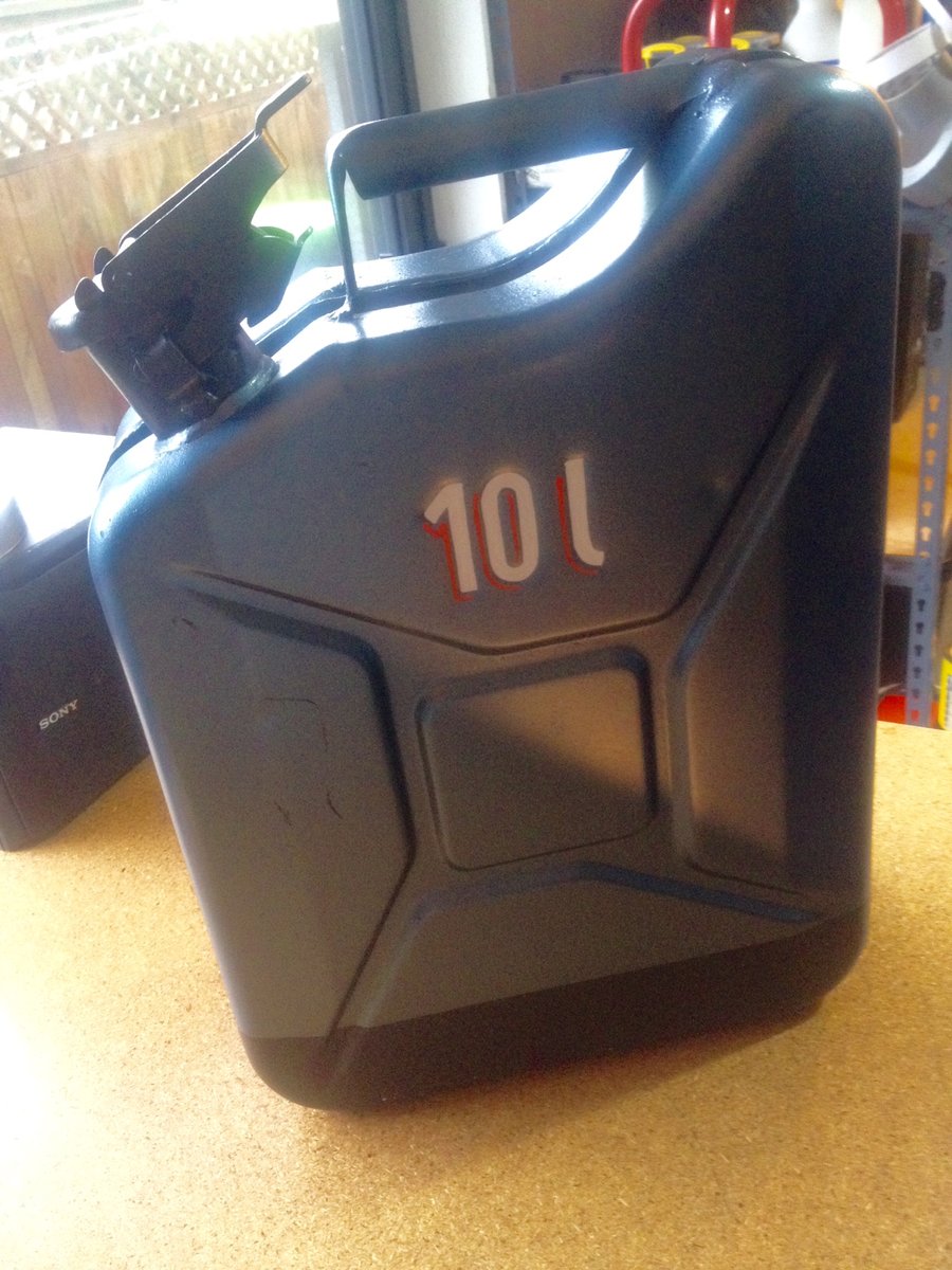 jerrycan3.jpg