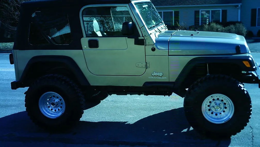 Khaki Jeep clean.jpeg