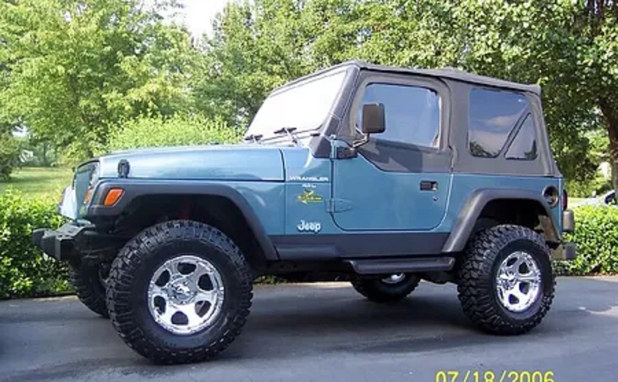 Light blue Jeep BB.jpg