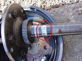 Dana 35 bearing worn shaft.jpg