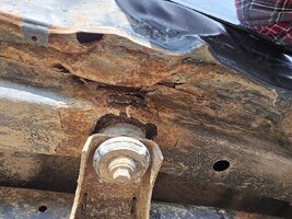 Driver's side front body mount.jpg