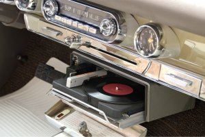 Highway-Hi-Fi-Record-Player-549413381.jpg