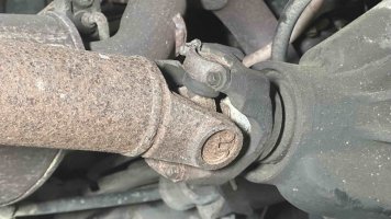 rear_ujoint2_6639sm.jpg