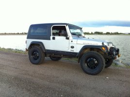 Jeep Black Mopar Rims.jpg